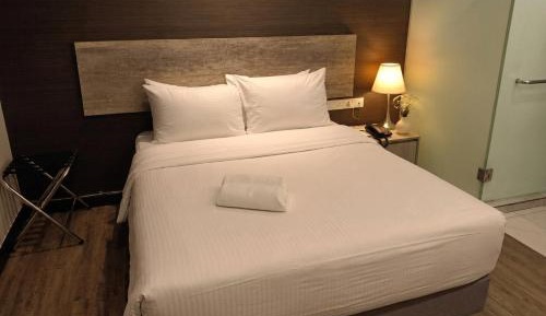 Standard King Room (No Window)