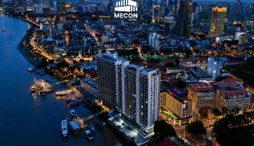 Deluxe King Balcony River View 