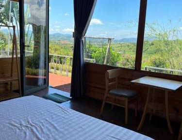 Family Room with Mountain View