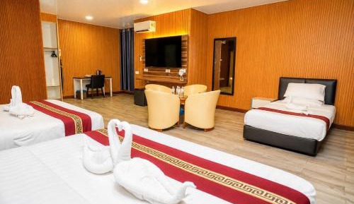 Deluxe King Room - No Elevator