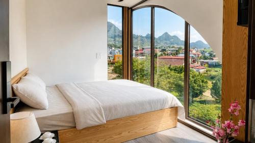 Double Room with Mountain View