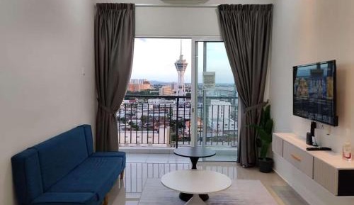 Three-Bedroom Apartment with Balcony
