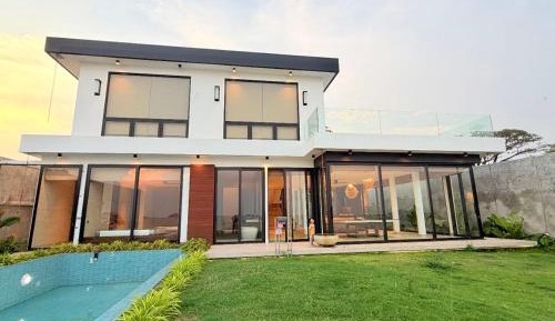 Three-Bedroom Vacation Home 