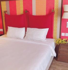 King Studio with Sofa Bed