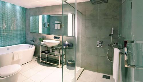 Junior King Suite