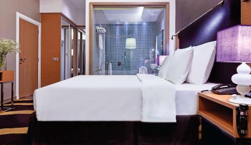 Grand Deluxe King Room