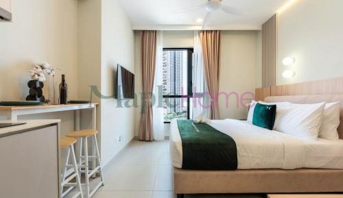 Deluxe Queen Suite