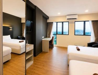 Twin Room with View