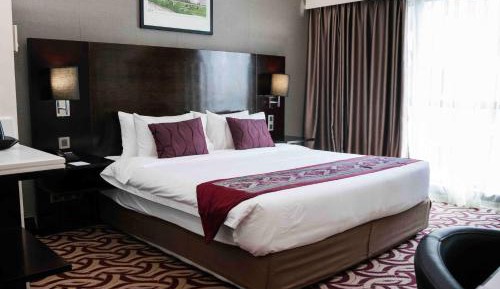 Deluxe King Room
