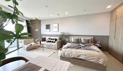 Studio Apartment with Balcony