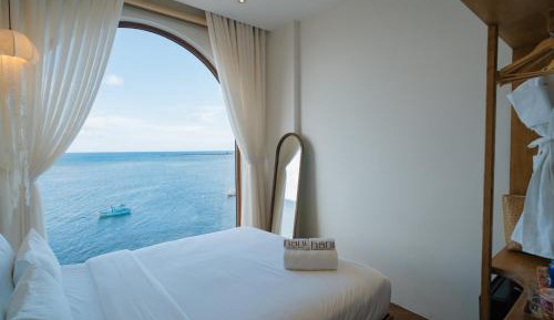 Queen Room with Sea View