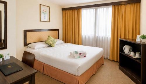 Deluxe Queen Room