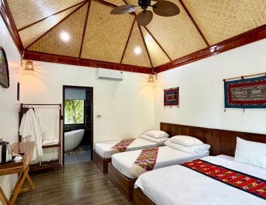 Triple Room with Pool View