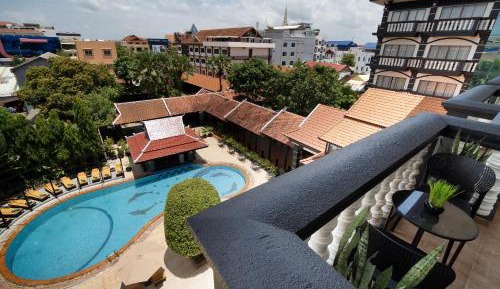 Deluxe Double or Twin Room with Pool View