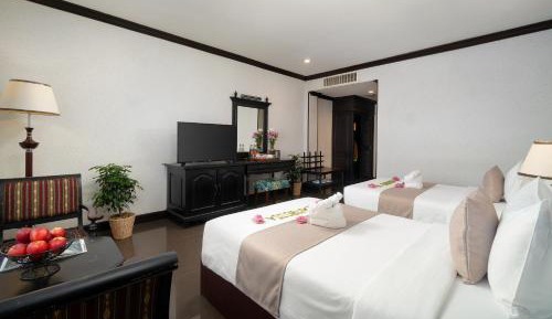 Deluxe Double or Twin Room with City View