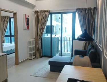One-Bedroom Apartment with City View