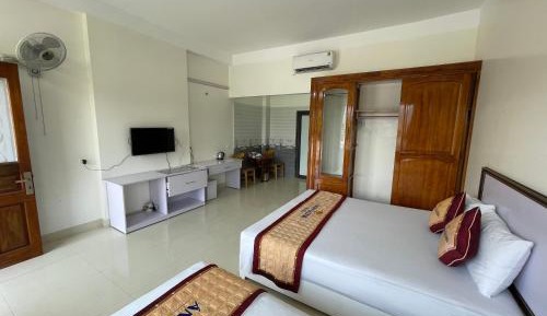 Deluxe Double Room (2 Adults + 1 Child)