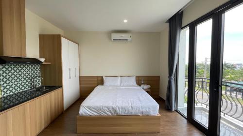 Studio with Balcony