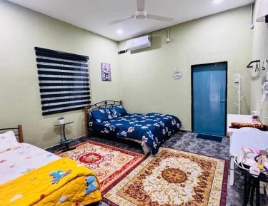 Deluxe Family Room