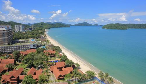 Three-Bedroom Apartment with Sea View