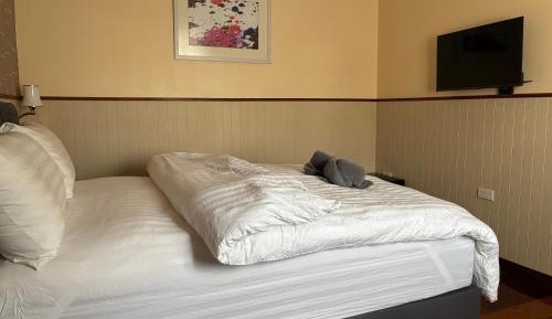 Double Room with Shared Toilet