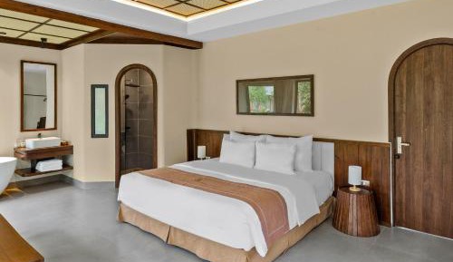 King Room with Pool View