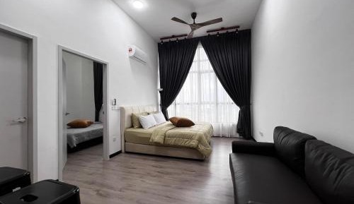 Deluxe King Studio