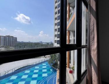 One-Bedroom Apartment with Pool View