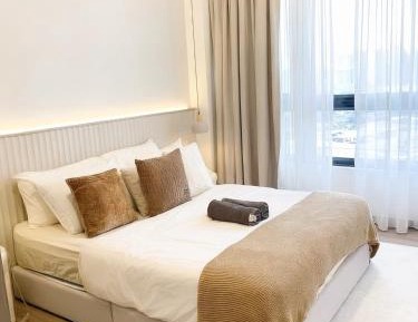 Deluxe One-Bedroom Apartment with City View