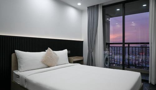 Studio with Balcony