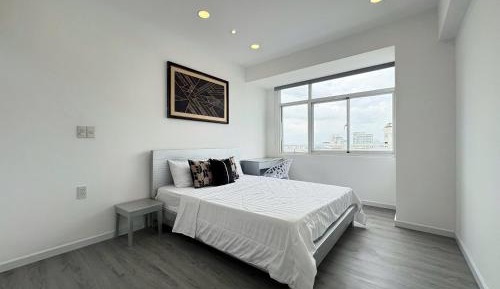 Three-Bedroom Apartment with Balcony