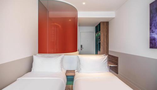 Twin Room with City View
