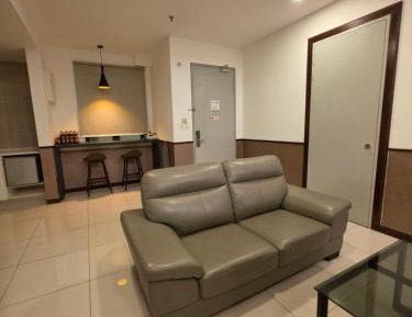 Deluxe One-Bedroom Apartment with Ocean View