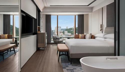 Standard King Room with Sea View
