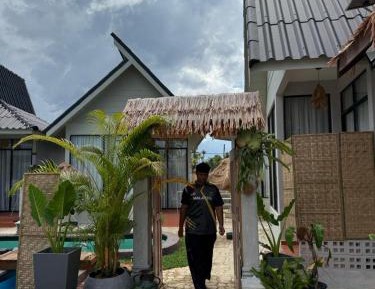 Double or Twin Room with Private Bathroom