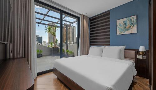 Two-Bedroom Apartment with Sea View