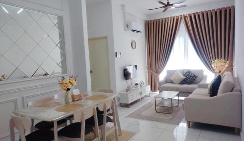 Three-Bedroom Premium Apartment with Balcony