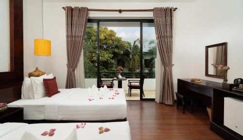 Junior Suite with Pool View