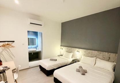 Deluxe Family Room