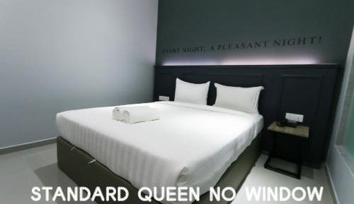Standard Queen Room