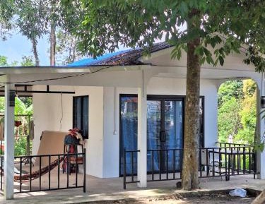 Bungalow with Garden View