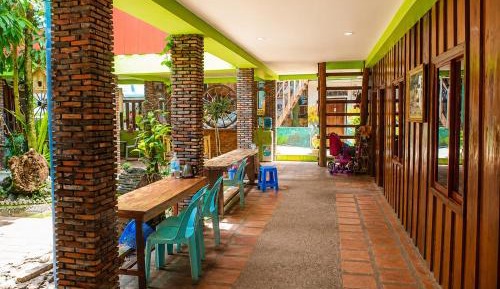 Twin Room with Private Bathroom and Air-Cond