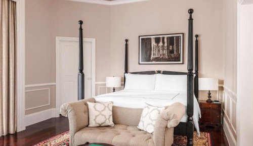 Personality King Suite