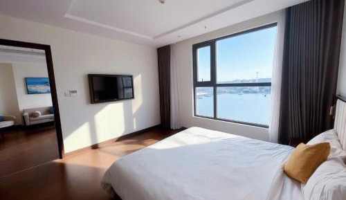 Two-Bedroom Apartment with Ocean View