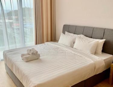 One-Bedroom Apartment with Ocean View