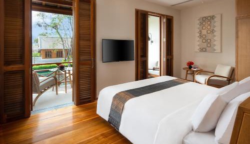 AVANI Deluxe Pool View Room