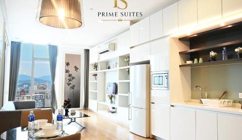Deluxe One-Bedroom Apartment with City View