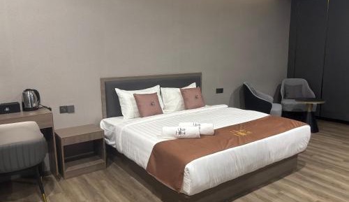 Deluxe Suite