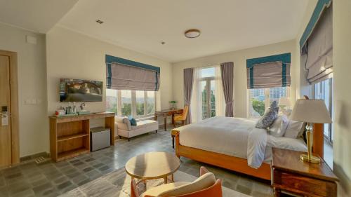 Deluxe Double Room with Balcony