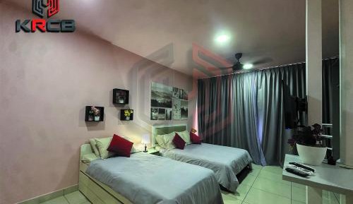Studio Apartment with Balcony